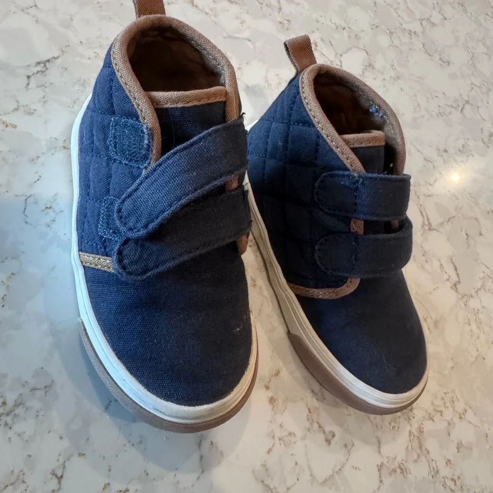 Old Navy size 6 Blue and Brown Kids Shoes